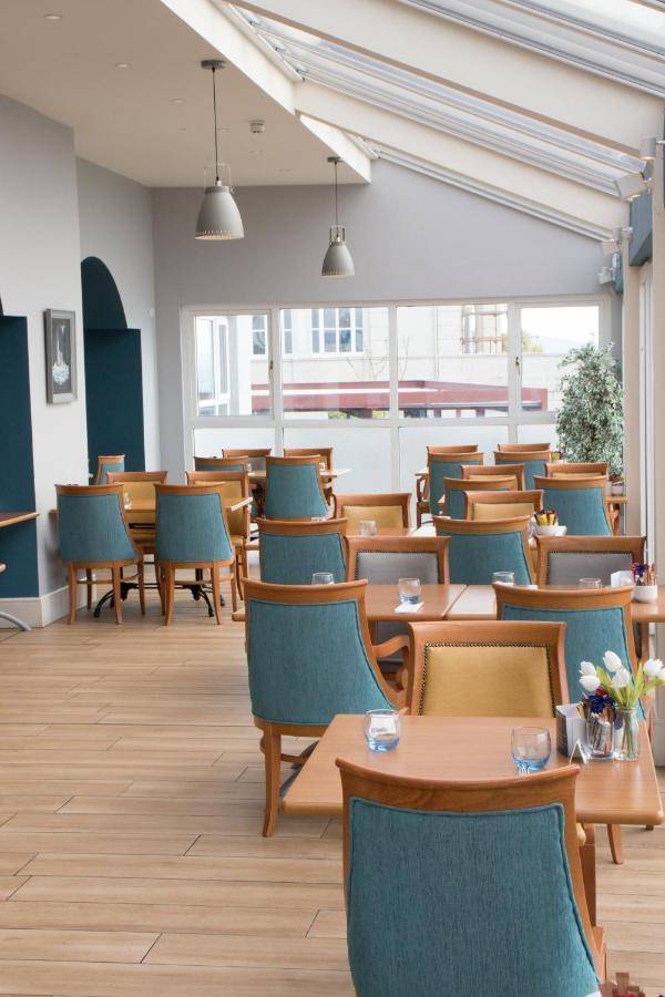 Watersedge Hotel 3*